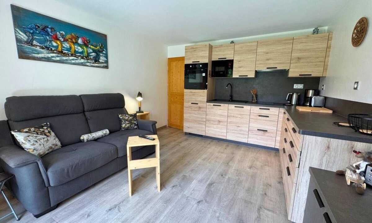 Saint-Martin-de-Belleville Apartment | 110m from shops, 1st floor, balcony, tv, 29m², Saint Martin de Belleville