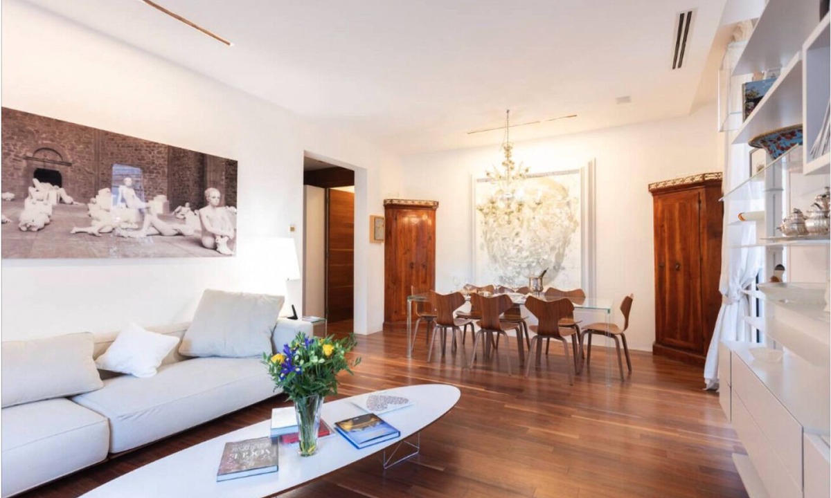 Carrieres - Malbousquet Apartment | About this spaceWelcome to my spacious and bright designer apartment, completely renovated and furnished with custom-made furniture. Equipped with air conditioning and a sophisticated Sonos audio system, it offers you unique comfort and atmosphere.Just a