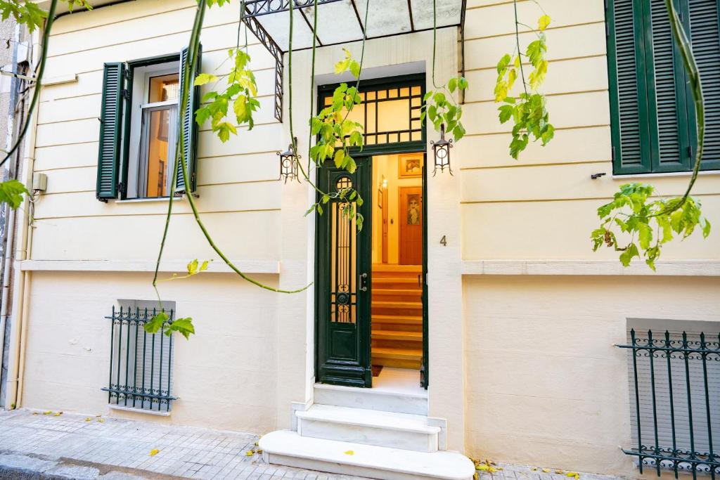 Makrigianni Villa | Acropolis metro st 3 bedrms 6 pers maisonette by MPS
