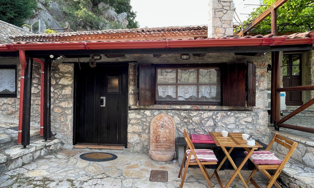 Lilaia Cottage | Agoriani Art Studio - Sweet little cottage with fireplace in Lilaia at Parnassos
