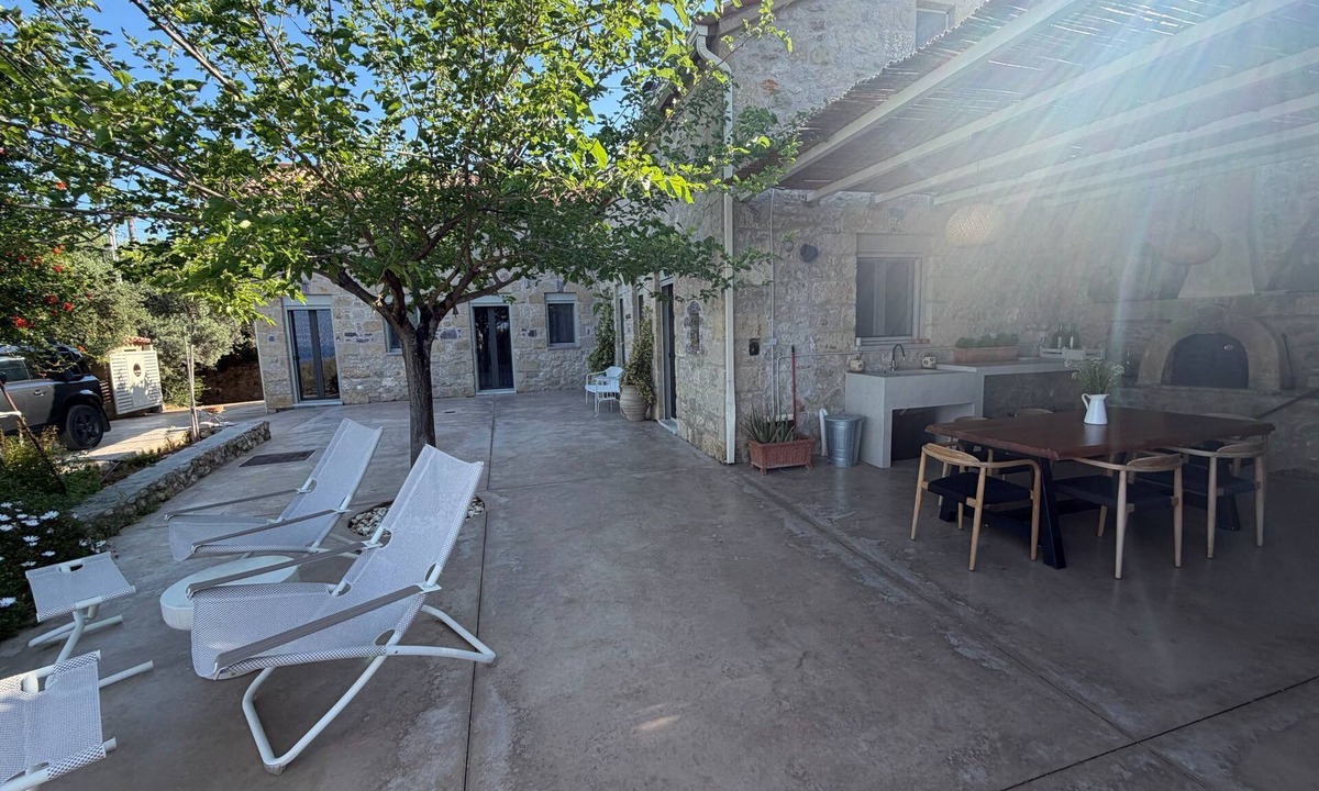 Kardamyli Villa | Aloni retreat is 4-bedroom villa in enchanting coasts of Dytiki Mani area
