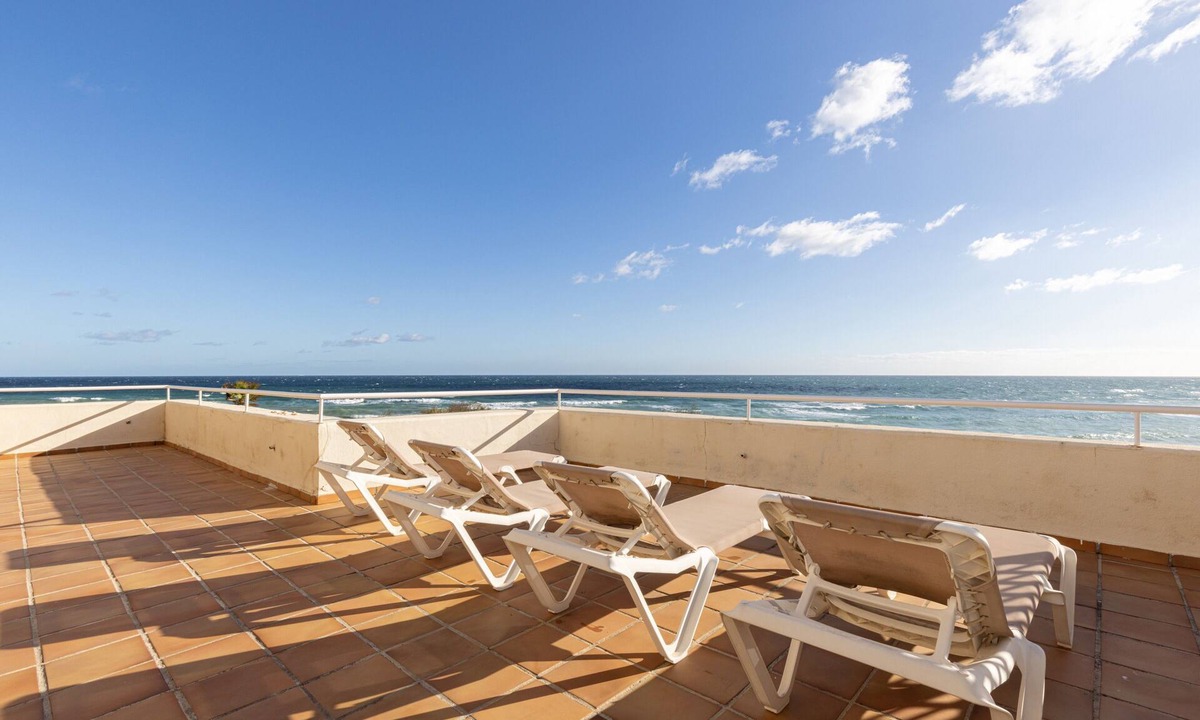 Buenas Noches Apartment | Apartment 'Bermuda Beach 7' Close to the Beach with Pool, Garden & Wi-Fi