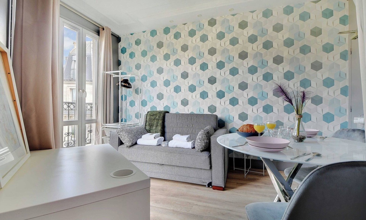 Porte-Saint-Martin Apartment | Authentic Studio - 2P - Canal Saint-Martin