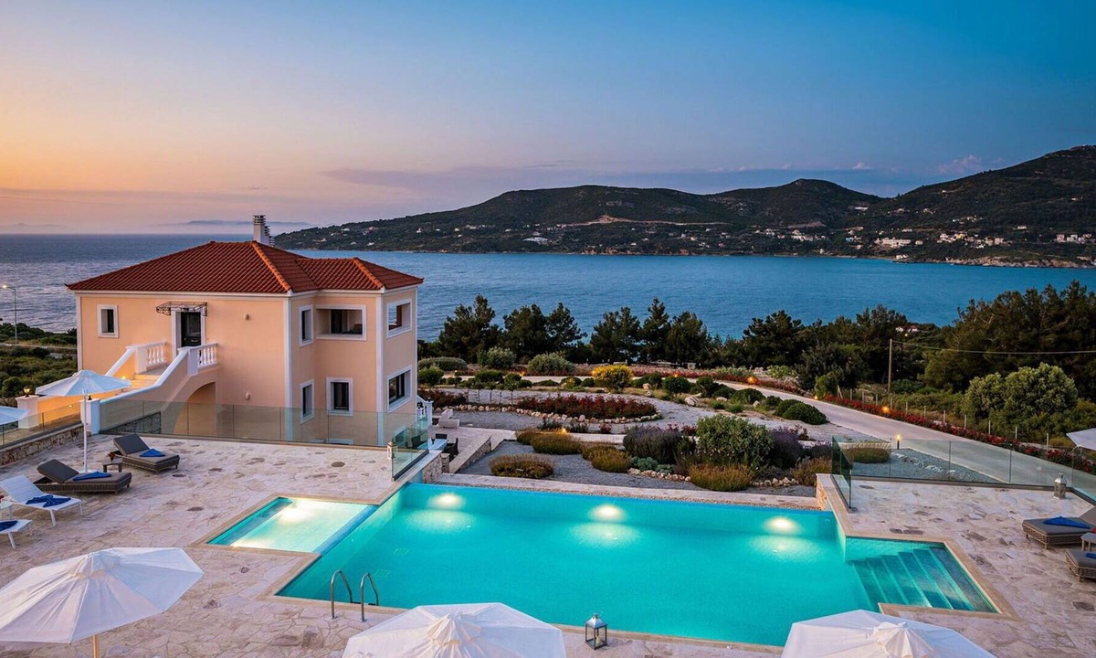 Samos Town Apartment | Beautiful apartment for 4 guests with pool, WIFI, A/C, TV, balcony, panoramic view and parking
