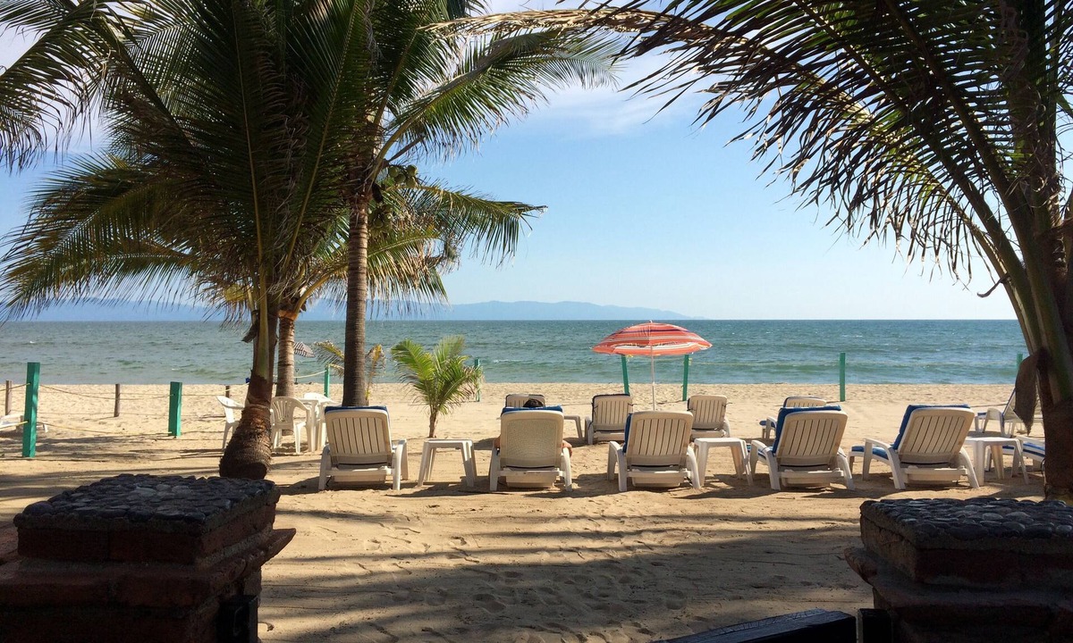 Bucerias House | BUCERIAS~EX-LARGE CASA~10 SECONDS to BEACH~Lush Tropical Gardens~Great Location~