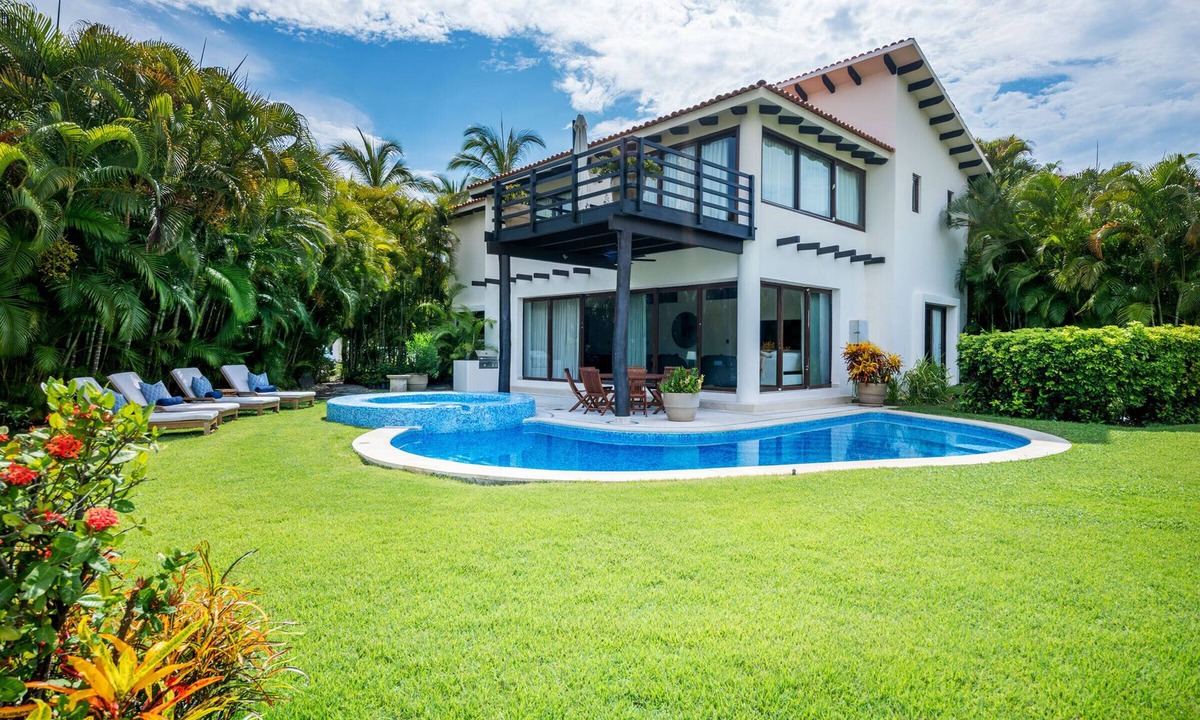 Punta de Mita Villa | Casa Uno Mas- Luxury Villa: In Gates of PM, Staffed, Premier HOA , Golf & More!