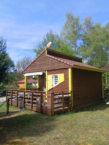 Saint-Remy-Sur-Durolle Ski Chalet | Chalet au calme climatisé et clôturé
