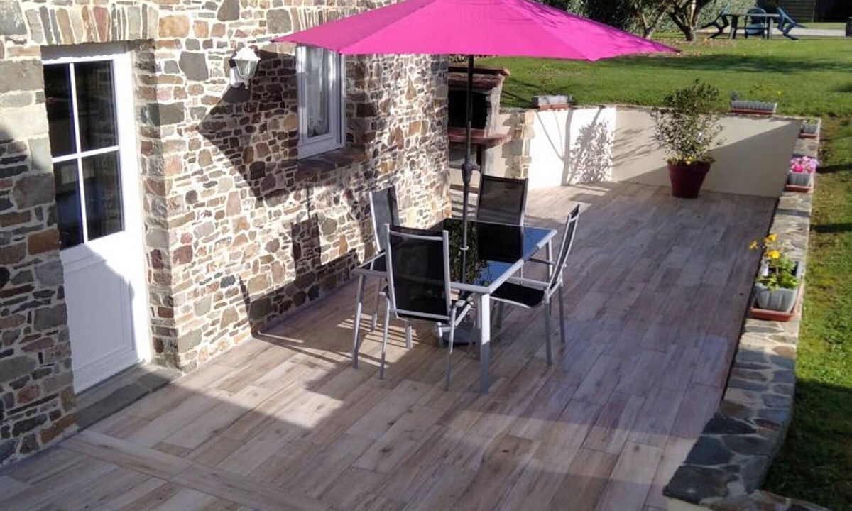 Saint-Germain-sur-Ay Cottage | Charming stone house with enclosed garden in Cotentin