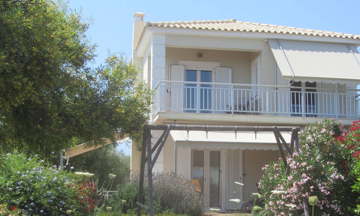Pylos-Nestoras Villa | Comfortable vacation country house built in 2009 with panoramic sea views