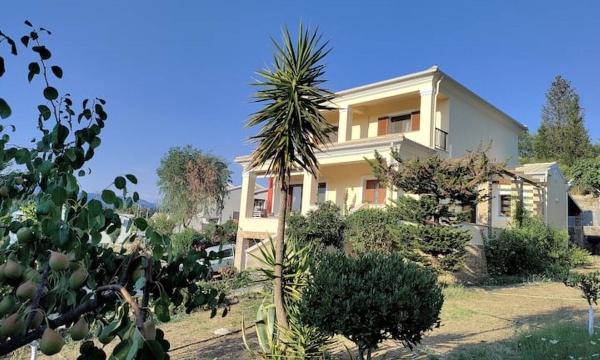 Corfu Town Villa | Comfortable Villa With Mountain View