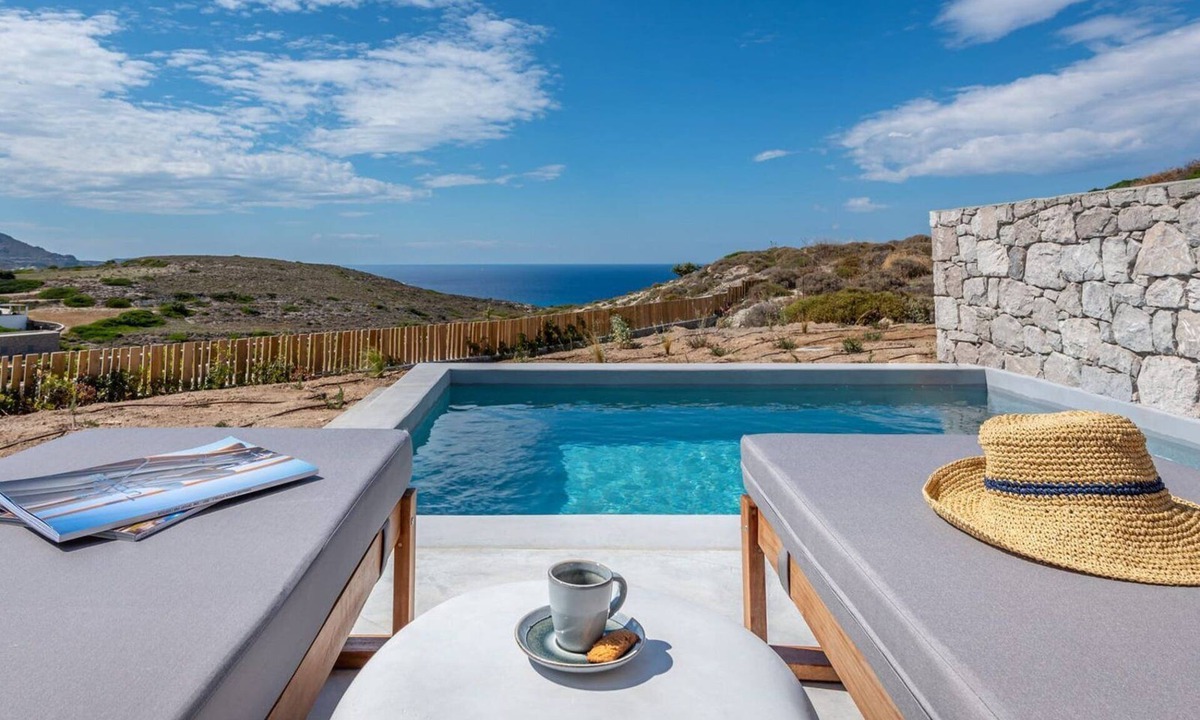 Milos Villa | Dazzling Milos Suite | Elysian Suite | Panoramic Views of Sea and Milos