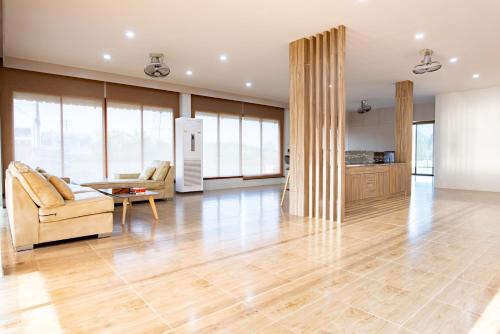 Ban Ta Khun Villa | dham ธาม - Spacious 3BR Row House near the Dam