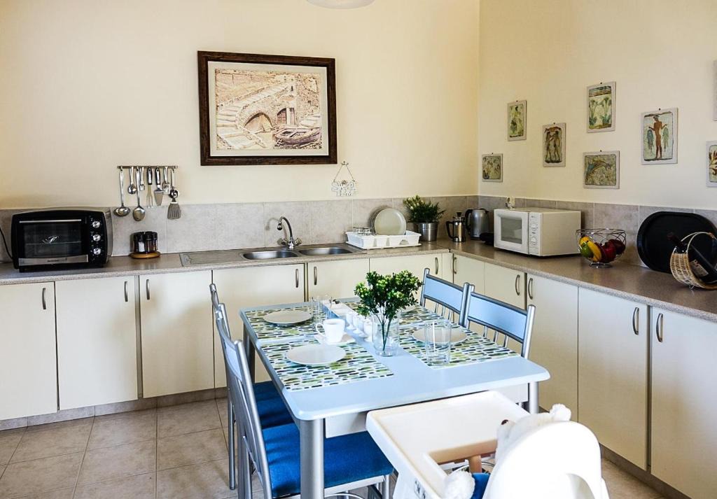 Moni Chrisoskalitissis Apartment | Elafonisi Vacation Blue Apartment