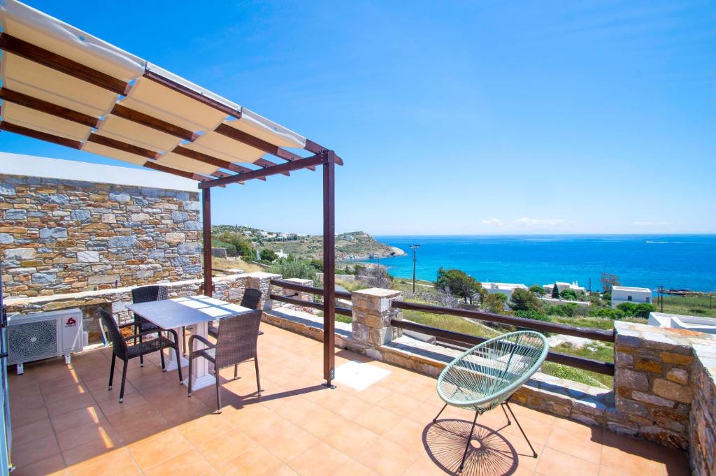 Megas Gialos Apartment | Foivos, Erato panoramic view of the Aegean Sea
