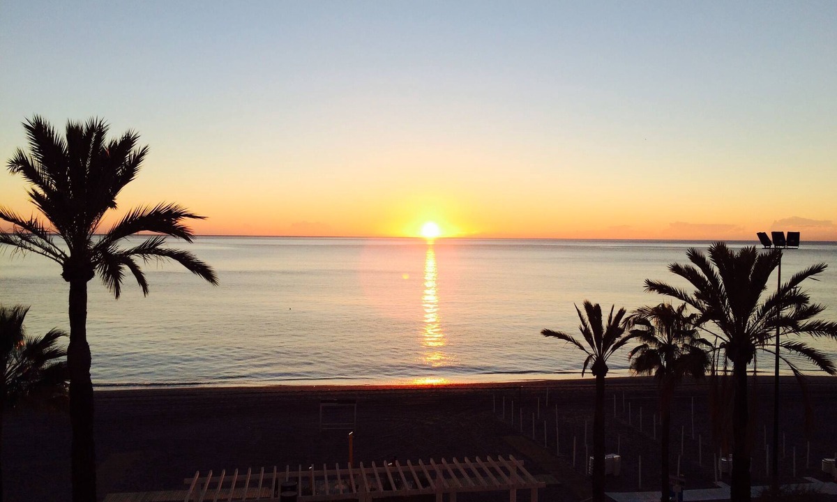 Fuengirola Apartment | Frontline Beach Apartment. Totally renewed. Sunny Apartment. Near the centre.