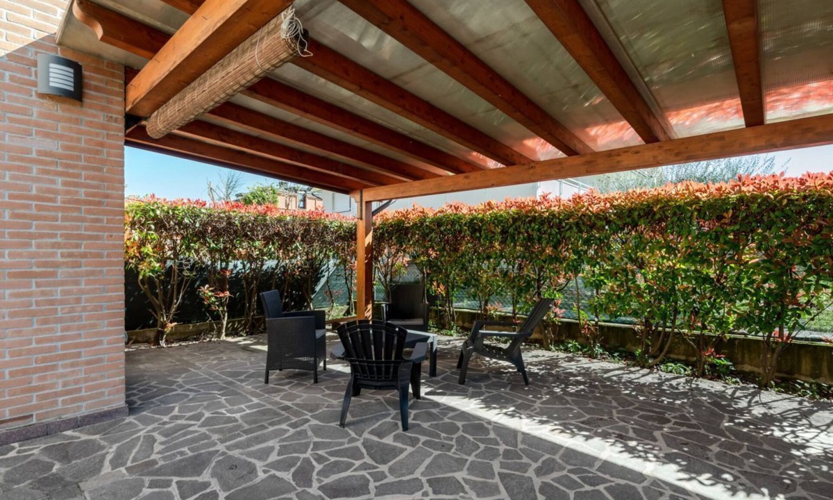 Abano Terme Villa | GuestHost - Cozy villa on two floors of about 150 sqm perfect for 7 people.The villa is located in a quiet residential area in the heart of nature in the Euganean Hills and a short walk from the wonderful spa of Abano and the historic center of Abano Ter