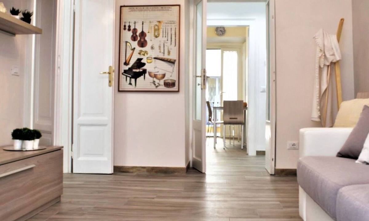 Lazzaretto Apartment | HomeLovers Bright and white house Porta Venezia Metro Station