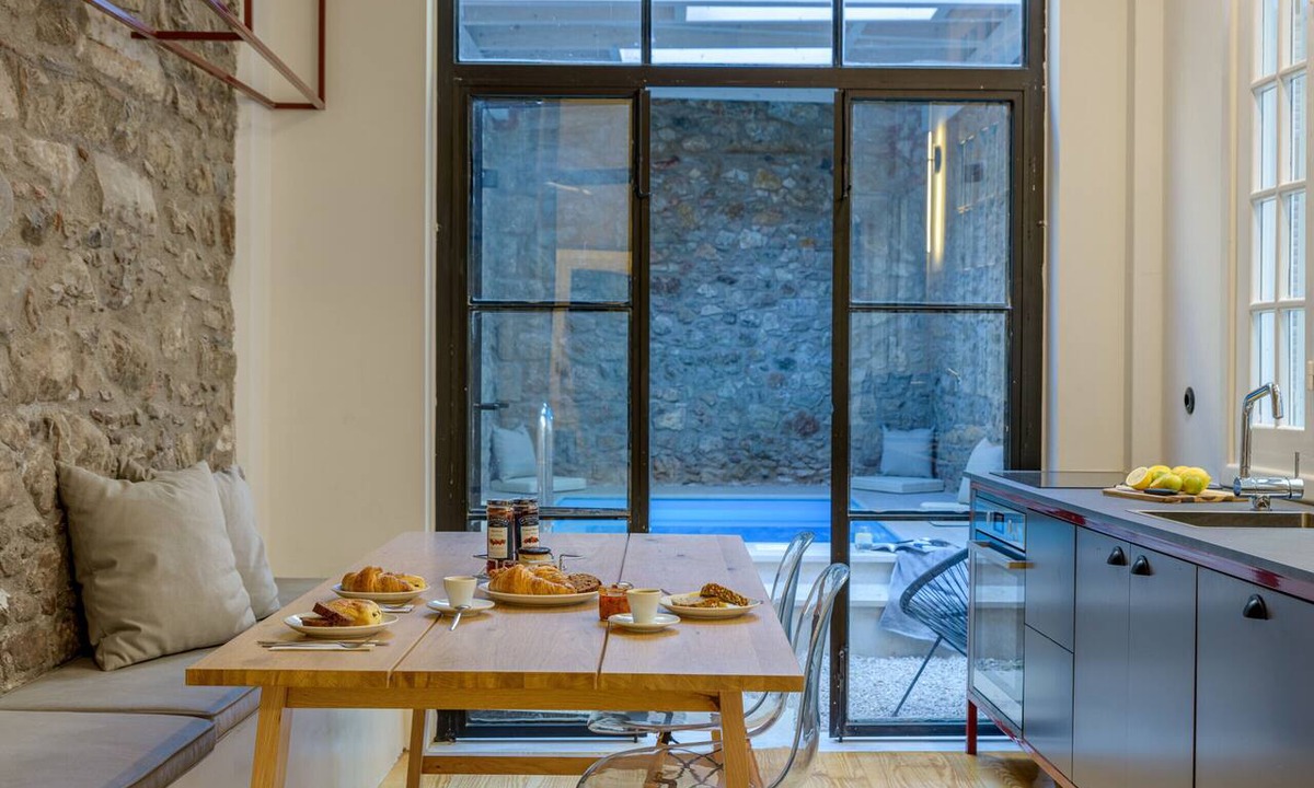Plaka Apartment | Incomparable Plaka's Lux 2bdrm Apt w/Pvt Heated Pool