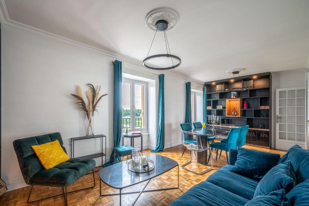 Saint-Louis Apartment | Le Versailles Suite classé 3 étoiles Vue Château & Potager