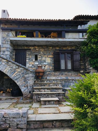 Sourpi Villa | Lito's dream villa by the sea!