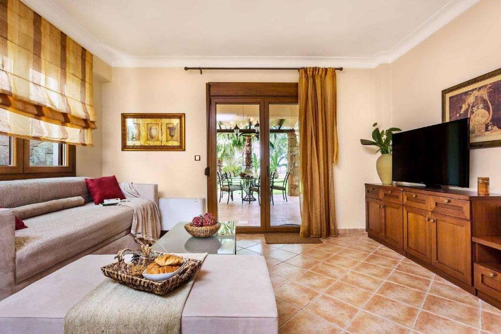 Pefkochori Villa | Luxury Halkidiki Villa Villa Dione 4 Bedroom Villa Beach Front Pefkochori
