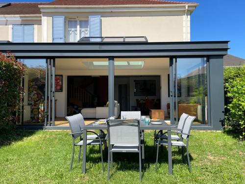 Magny-le-Hongre Villa | Luxury Villa&6 pers&Parking free