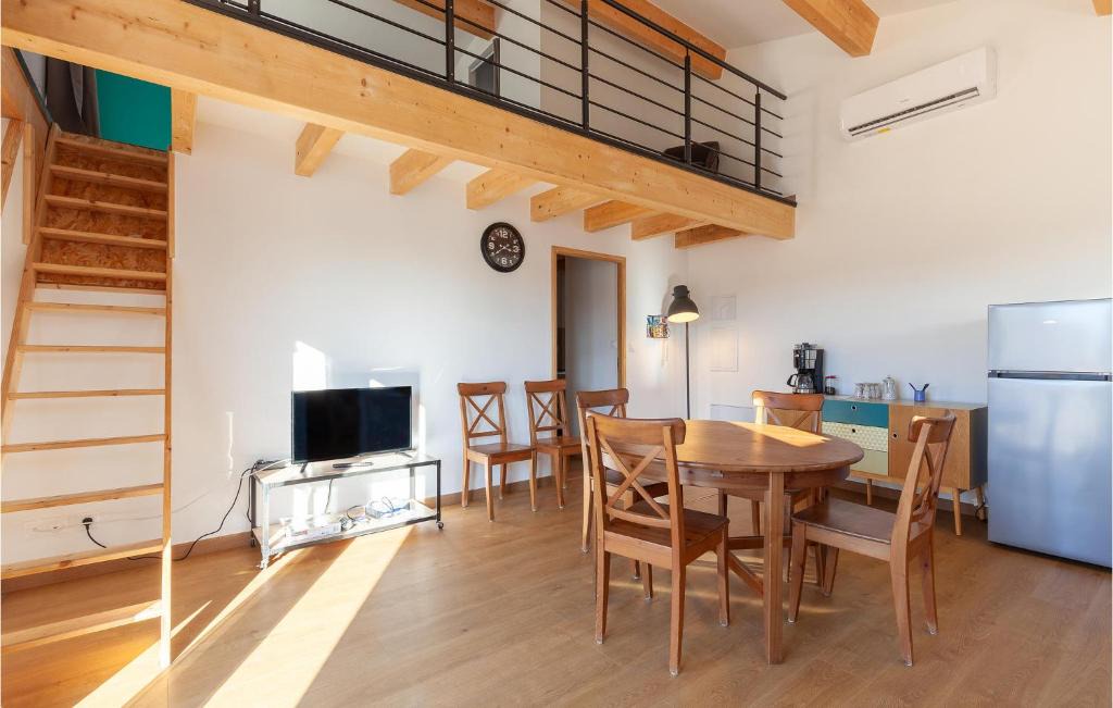 Eyragues Apartment | Nice Apartment In Eyragues With Wifi