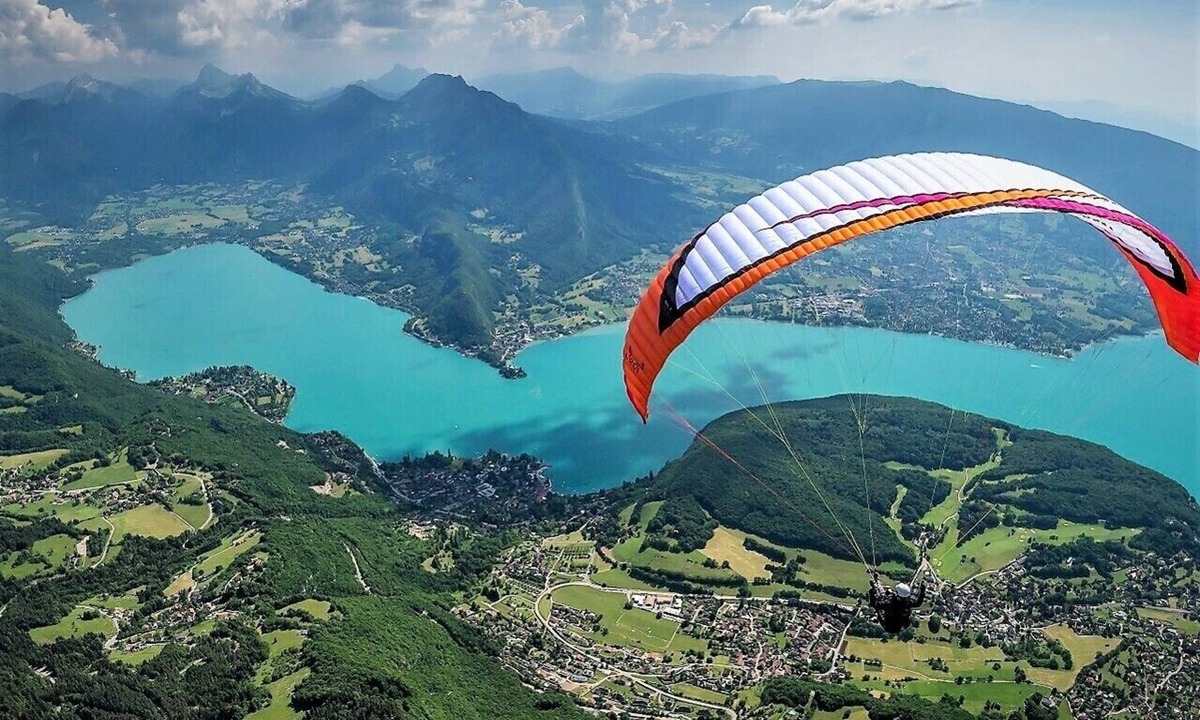 Talloires-Montmin House | On the east shore of Lake Annecy 180m² in the heart of an exceptional environment