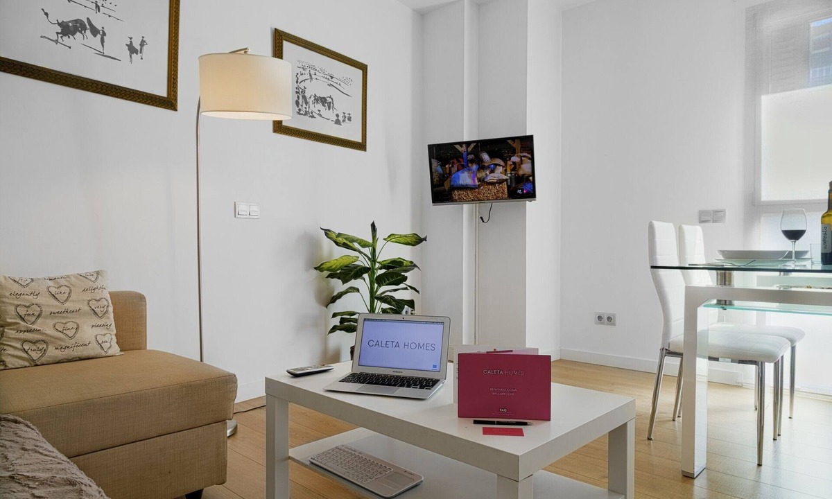 La Malagueta Apartment | Pompidou Superior 4B
