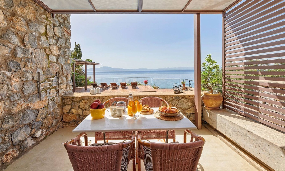 Kitries Villa | R 3036 Villa Everett with Private Balcony, Sea view & Soundproof Windows.