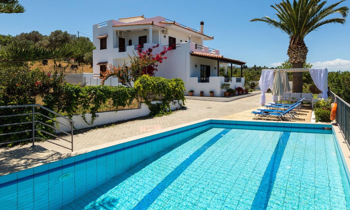 Adelianos Kampos Villa | Sea view, full privacy, walking distance to a sandy beach and shops!