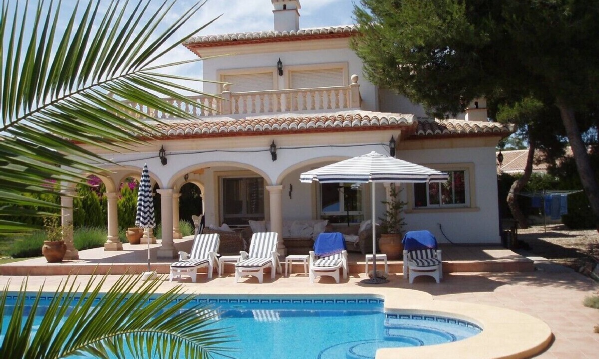 Costa Nova Villa | Spacious luxury private villa near sea and beaches with private pool sleeps 8
