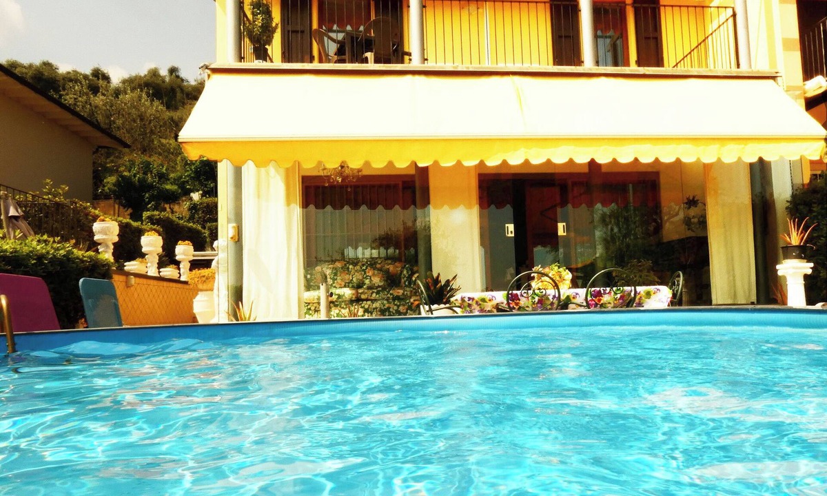 Picedo Villa | Splendid Villa Paradiso with Jacuzzi, lake view, 200 square meters