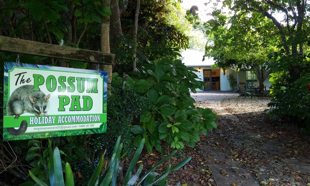 Yungaburra Villa | The Possum Pad Yungaburra Village. Walk to Restaurants, Historic Pub