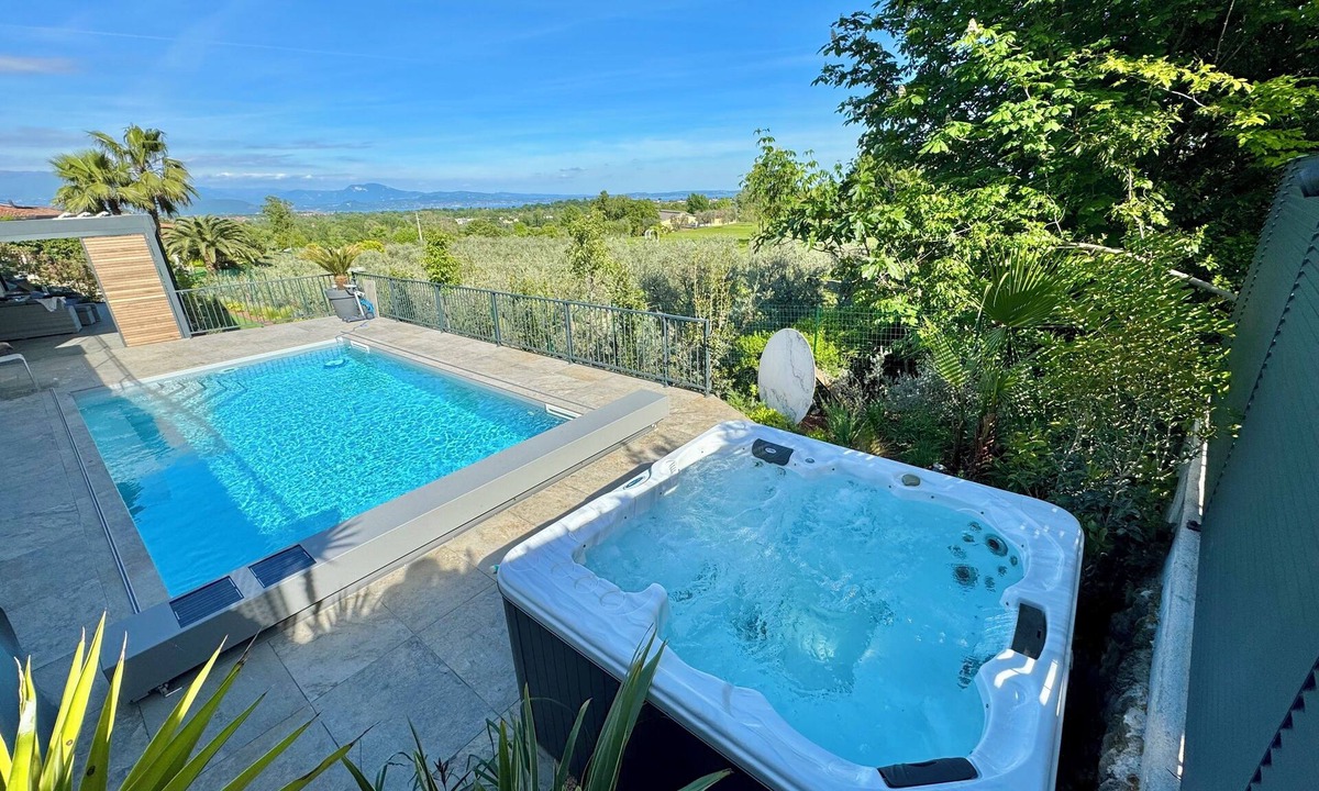 Monte Villa | VICTORY GARDA RELAIS 3-bedroom villa in fabulous Soiano with pool, Jacuzzi, WiFi
