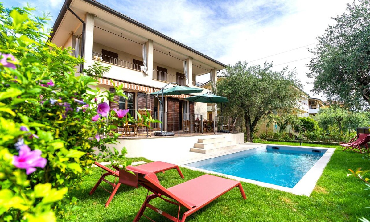 Toscolano Maderno Villa | Villa Acqua Blu: Gorgeous villa walking distance to Lake Garda and its beaches