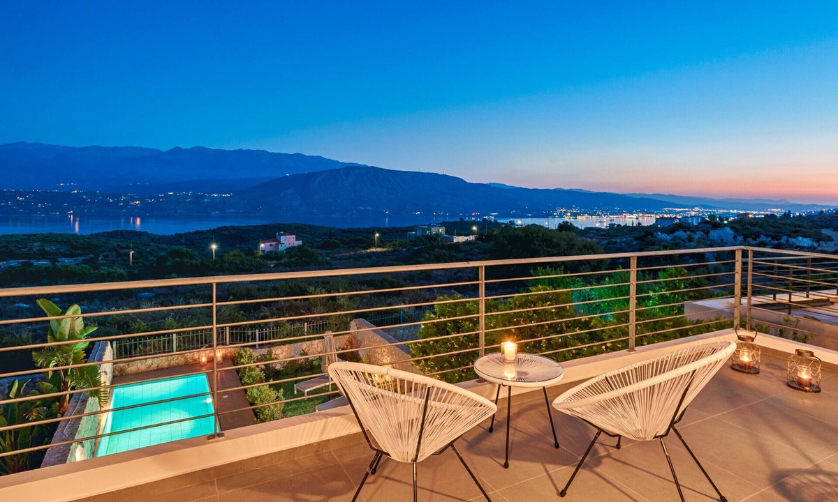 Sternes Villa | Villa Anemi