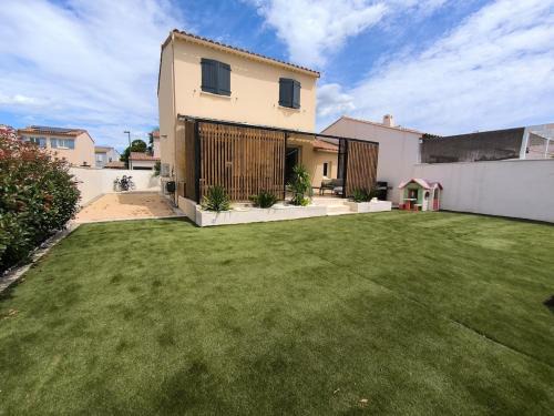 Raphele-les-Arles Villa | Villa de 3 chambres avec jardin et terrasse couverte