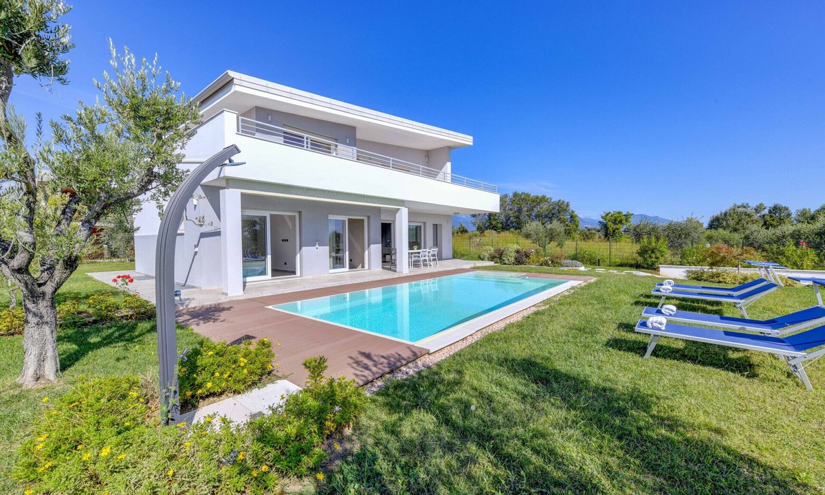 Solarolo Villa | Villa Easy chic in Moniga del Garda with private pool