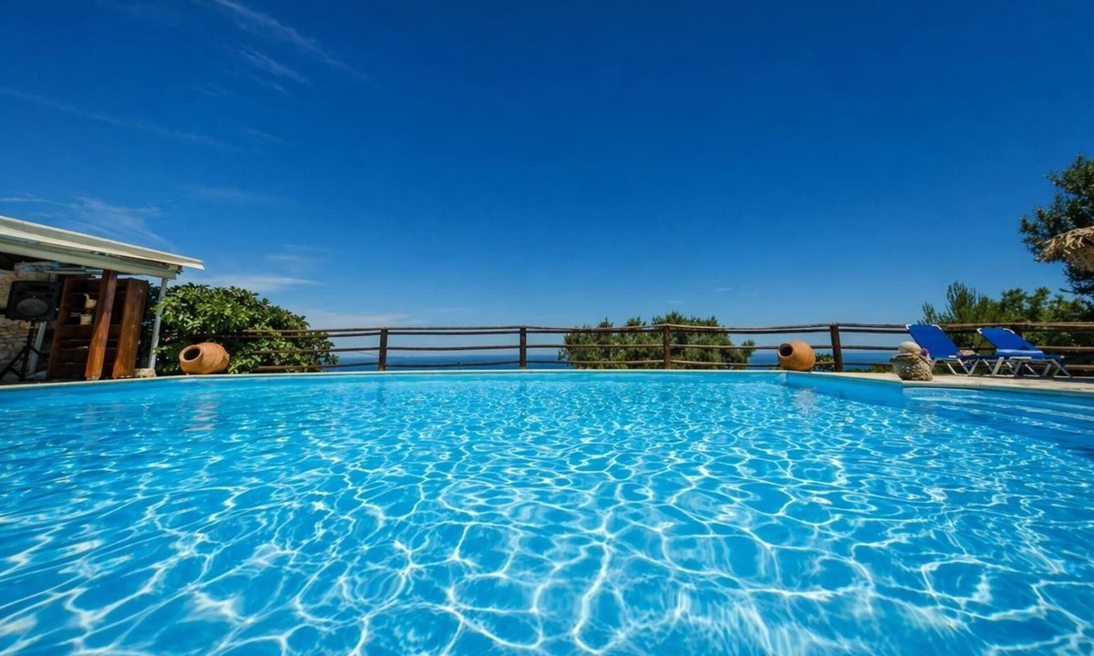 Skinaria Apartment | Villa Poseidon - Family Suite In Zante w/Pool