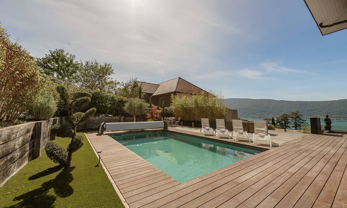 Veyrier-du-Lac Villa | Villa Sunrise – Villa contemporaine avec piscine et vue panoramique sur le lac d’Annecy