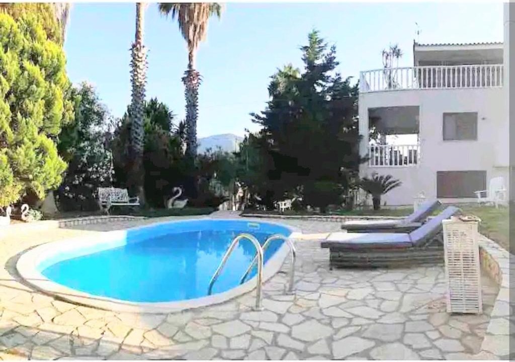 Raches Villa | Villa w Studio, Pool, Garden, Sleeps 12 to 15