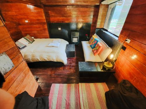 Pisac House | Wolf Totem Lux Backpacker Industrial Studio