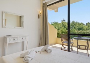 Alexandra Studio 2