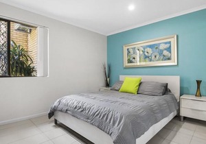 Golden Shores Unit 1, 21 Landsborough Parade