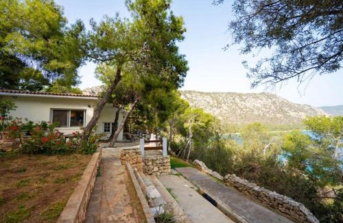 Loutraki-Agioi Theodoroi House | Αeraki Villa at Heraion Lagoon