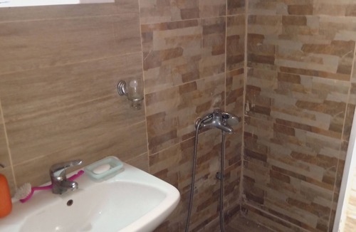 Kallithea Cottage | ΕΞΟΧΙΚΗ ΜΟΝΟΚΑΤΟΙΚΙΑ ΣΤΗΝ ΚΑΛΛΙΘΕΑ ΧΑΛΚΙΔΙΚΗΣ 70 Τ.Μ ΒΕΡΑΝΤΑ 25 Τ.Μ ΑΥΛΗ 300 Μ