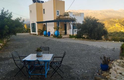 Agia Galini House | Το σπίτι που σε ταξιδεύει (The dream boat house).
