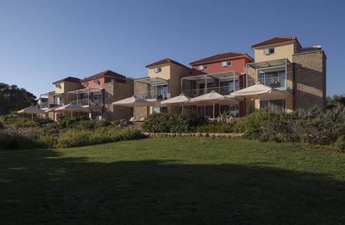 Gargaliani House | 2 bdrm villa with parking and great sea views. Located in a quiet neighbourhood