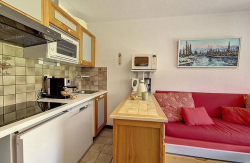 Saint-Martin-de-Belleville Apartment | 200m from resort center, 1st floor, view mountain, balcony, tv, ski locker, 29m²